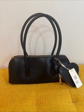 Women's Black Leather Shoulder Bag with Heart coin purse🍀